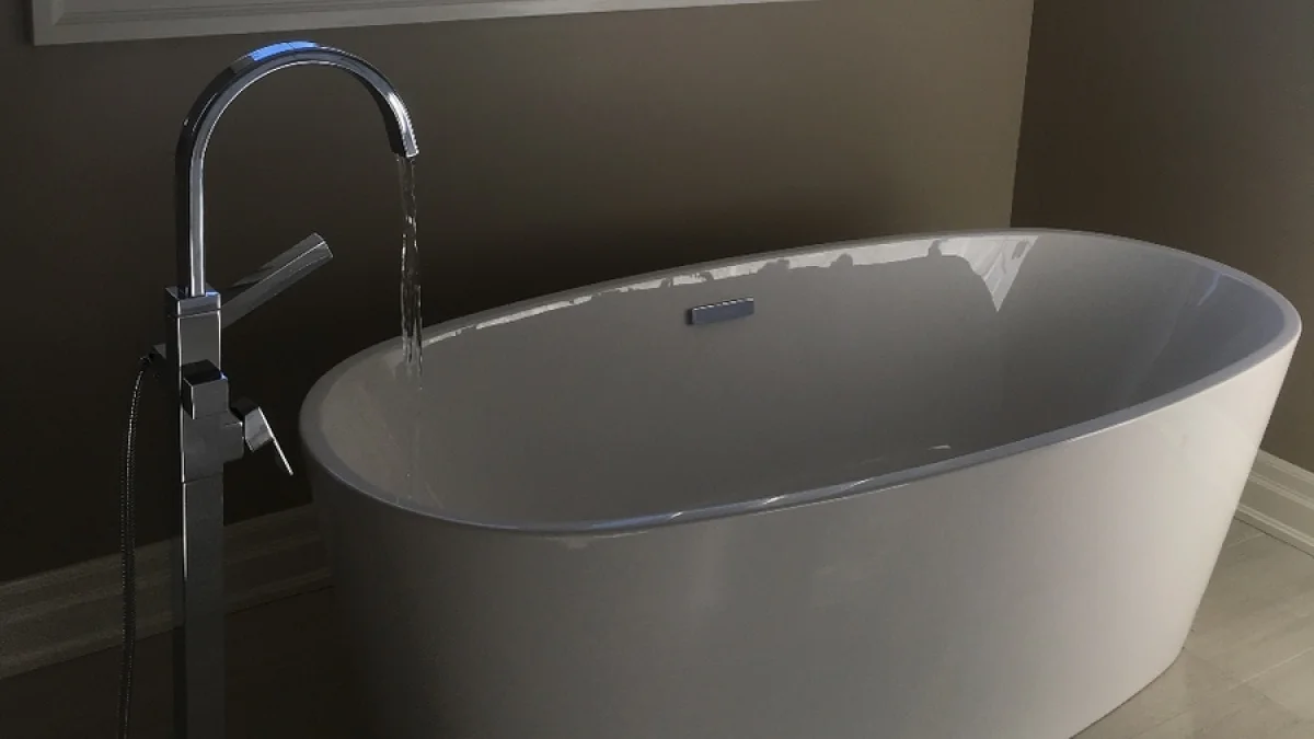 Freestanding tub